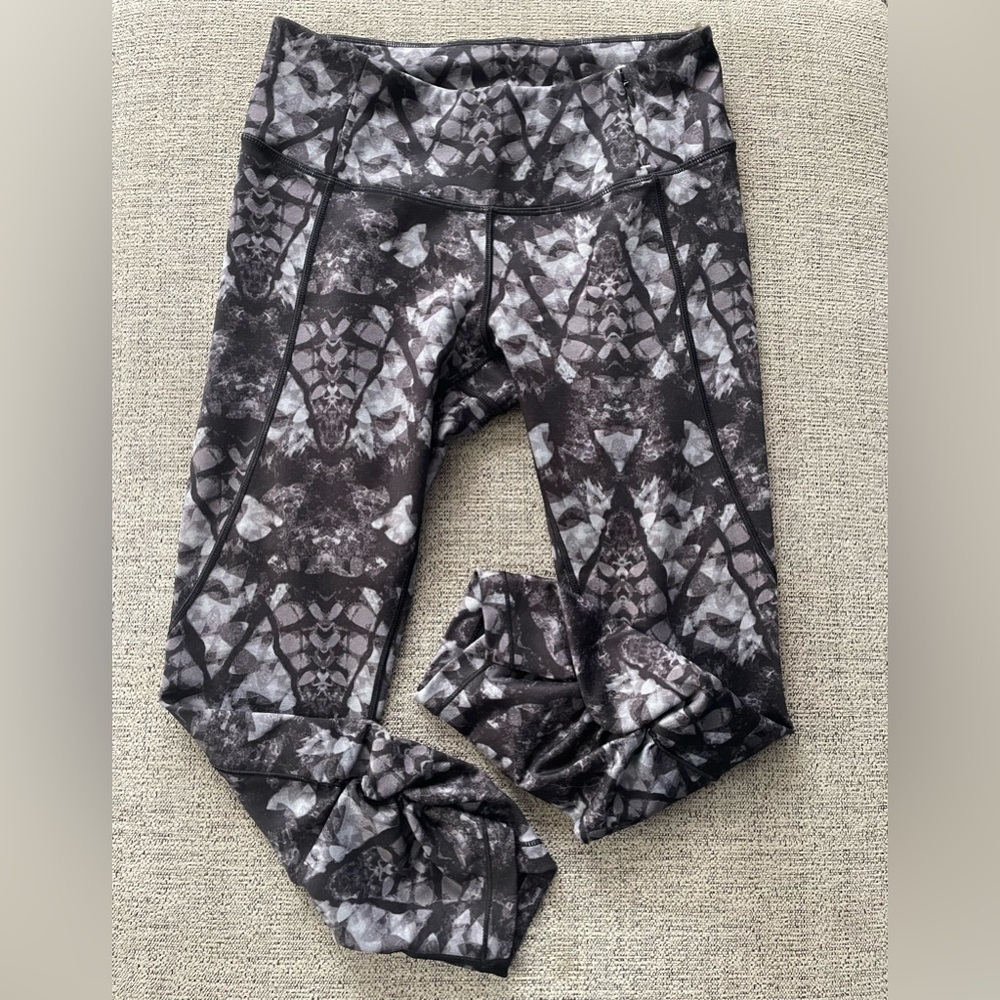 CALIA by Carrie Underwood Women’s Gray Patterned Leggings - Picture 2 of 10